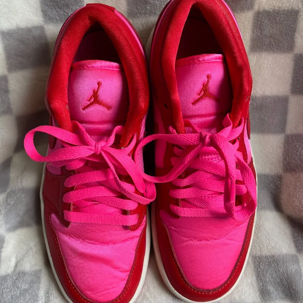Nike Air Jordan 1 Low SE Pink Blast Valentine